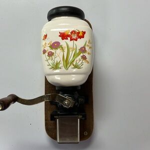 Vintage coffee grinder reproduction from 1980’s. Wall mount.